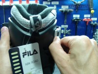 The top buckle is a bit hard to open, too close to the plastic